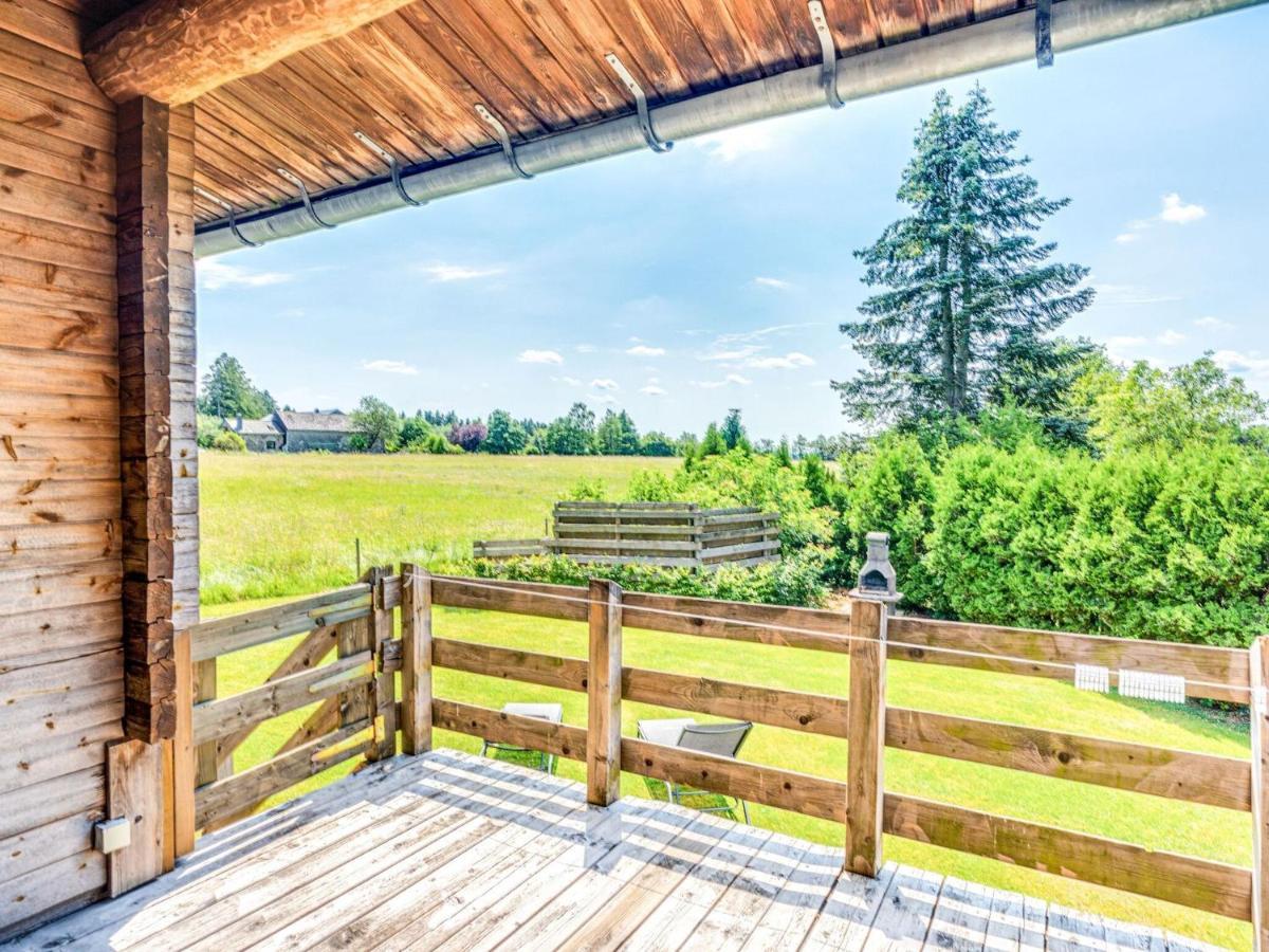 Traditional With Garden Near Chalet